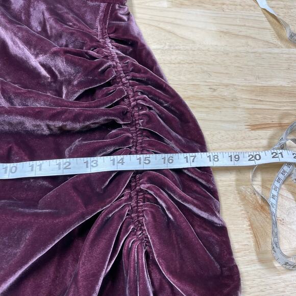 Cinq à Sept NWT Genevive Velvet Ruched Cutout Gown Calla Lilly Purple Size 2 - Picture 8 of 11